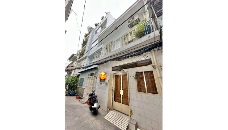 Hiếm Nguyễn Xuân Khoát - Tân Phú - 45m2 - HXH Vô Nhà - 2 tầng
